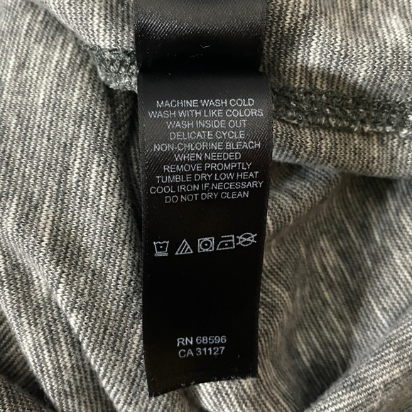 DKNY Jeans Men’s Gray Long Sleeve Henley Size Small - Picture 9 of 9